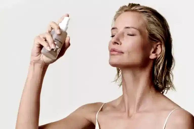 Erken Yaşlanmaya Karşı Görünmez Kalkan: Cilt Mikrobiyomu